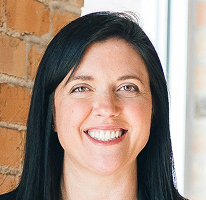 Sophie Hartwell, équipe de service du support client, portrait en buste